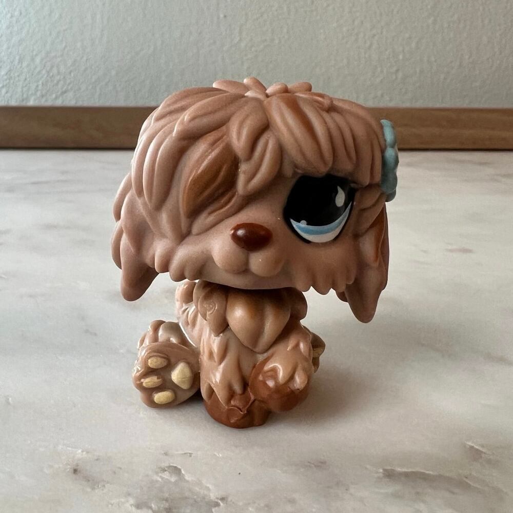 Littlest Pet Shop #678 Brown Sheepdog Blue Flower G2 Toy Figure 2007
